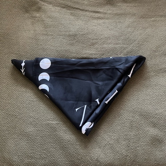 Ouija Board Bandana - Picture 4 of 4